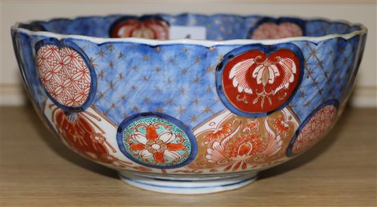 An Imari bowl